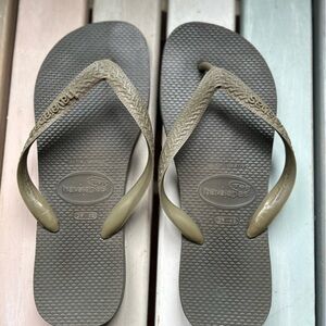 HAVAIANAS flip flop thong women’s sandals khaki/brown